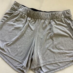 Nike Dri Fit shorts-SZ L
Pockets
Drawstring 
Waist 16” elastic 
Inseam 5”
XY